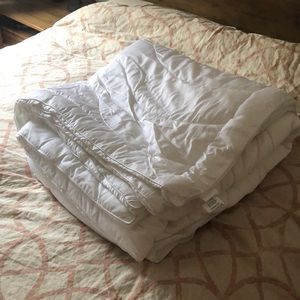 Buffy Breeze Temp Regulating Comforter/DuvetInsert